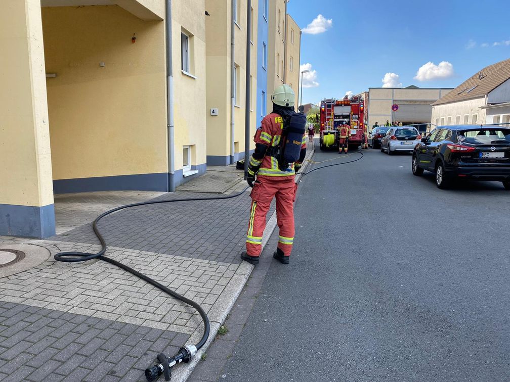 Nach dem Einsatz von Putzmitteln musste die Feuerwehr in einem Mehrfamilienhaus an der Rudolfstraße tätig werden. Bild: Feuerwehr Velbert