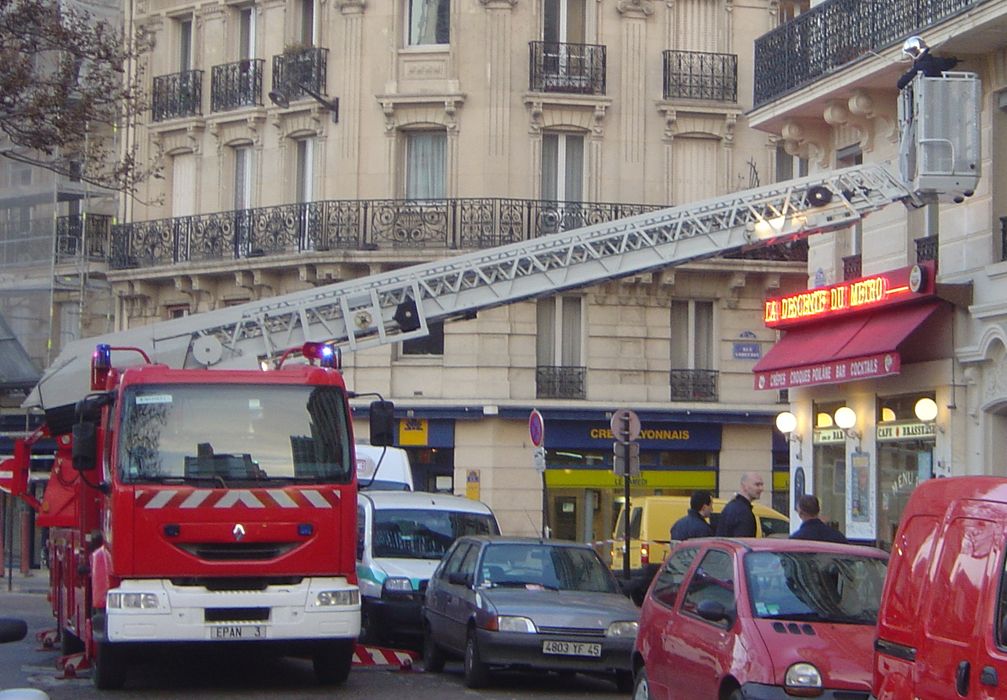 Frankreich: Pariser Feuerwehr im Einsatz