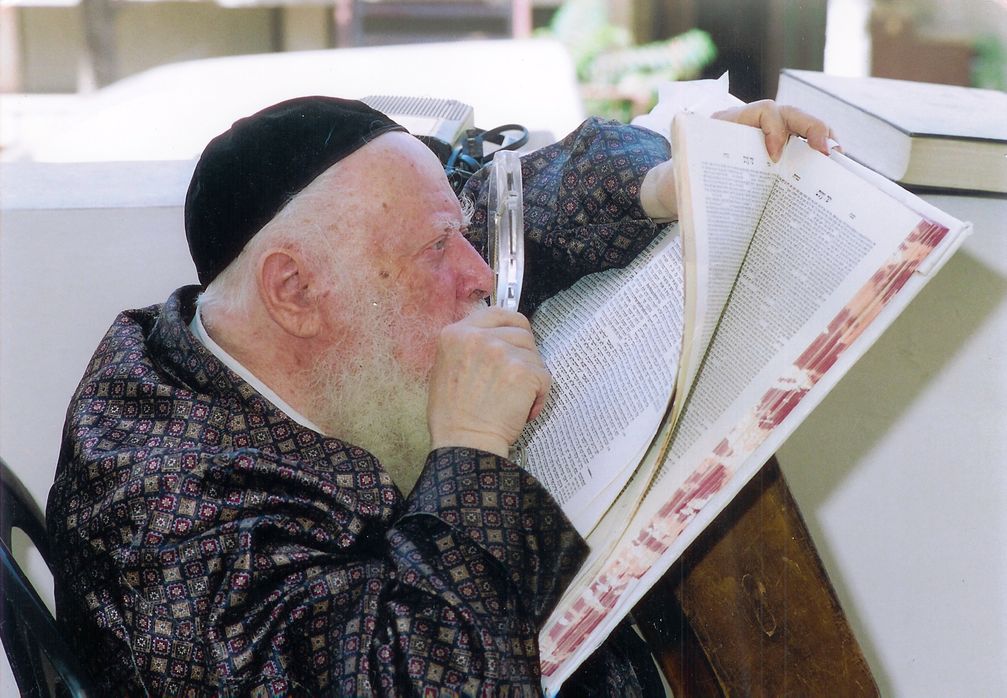 Rabbiner beim Talmudstudium