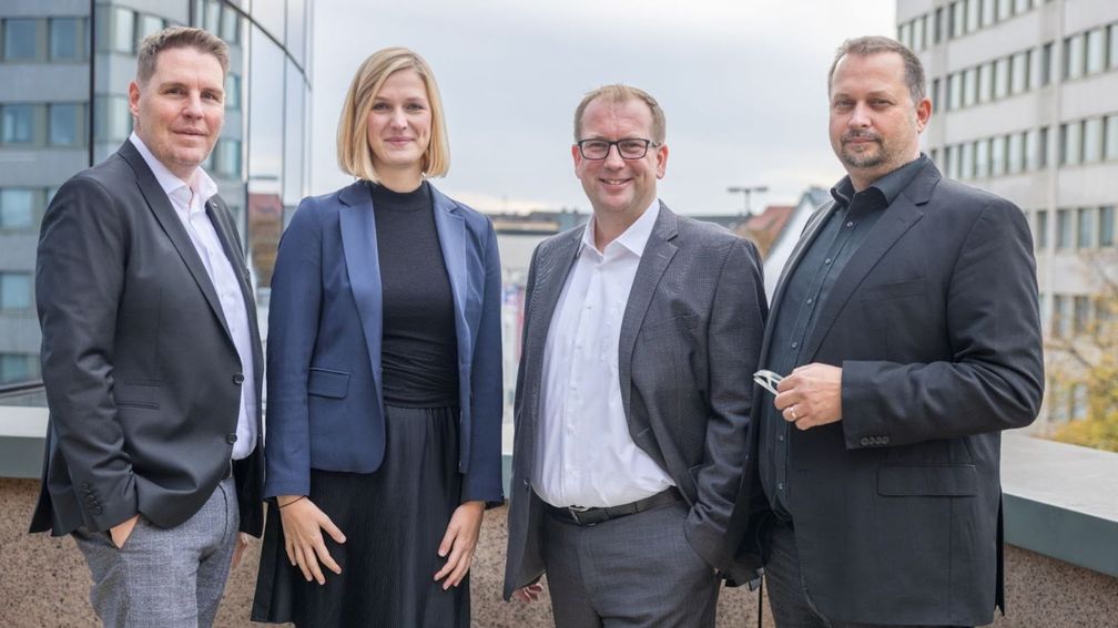(v.l.): Jan Schönstedt, Louisa Riepe, Gerrit Bastian Mathiesen und Burkhard Ewert (2025) Bild: Unternehmensgruppe NOZ/mh:n Fotograf: Unternehmensgruppe NOZ/mh:n