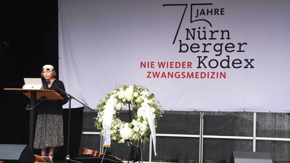 Vera Sharav auf der Gedenkveranstaltung "75 Jahre Nürnberger Kodex", Nürnberg, 20.08.2022.