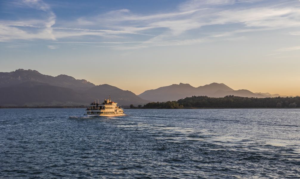 Der Chiemsee, auch "Bayerisches Meer" genannt. Bild: Chiemgau Tourismus e.V. Fotograf: Thomas Kujat