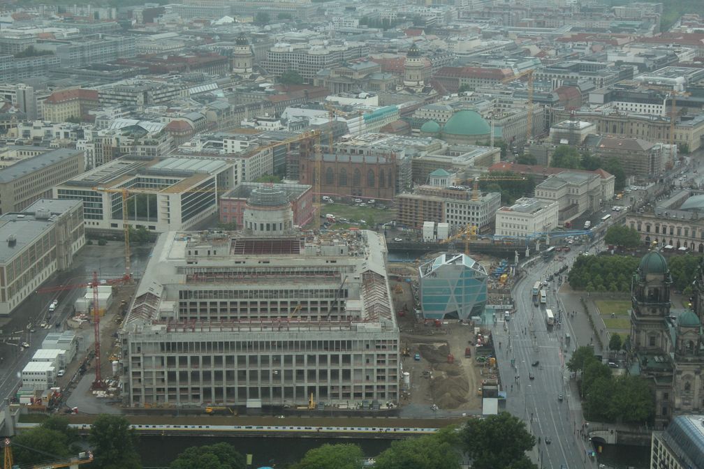 Blick auf das Humboldtforum vom Fernsehturm aus gesehen im Juni 2015