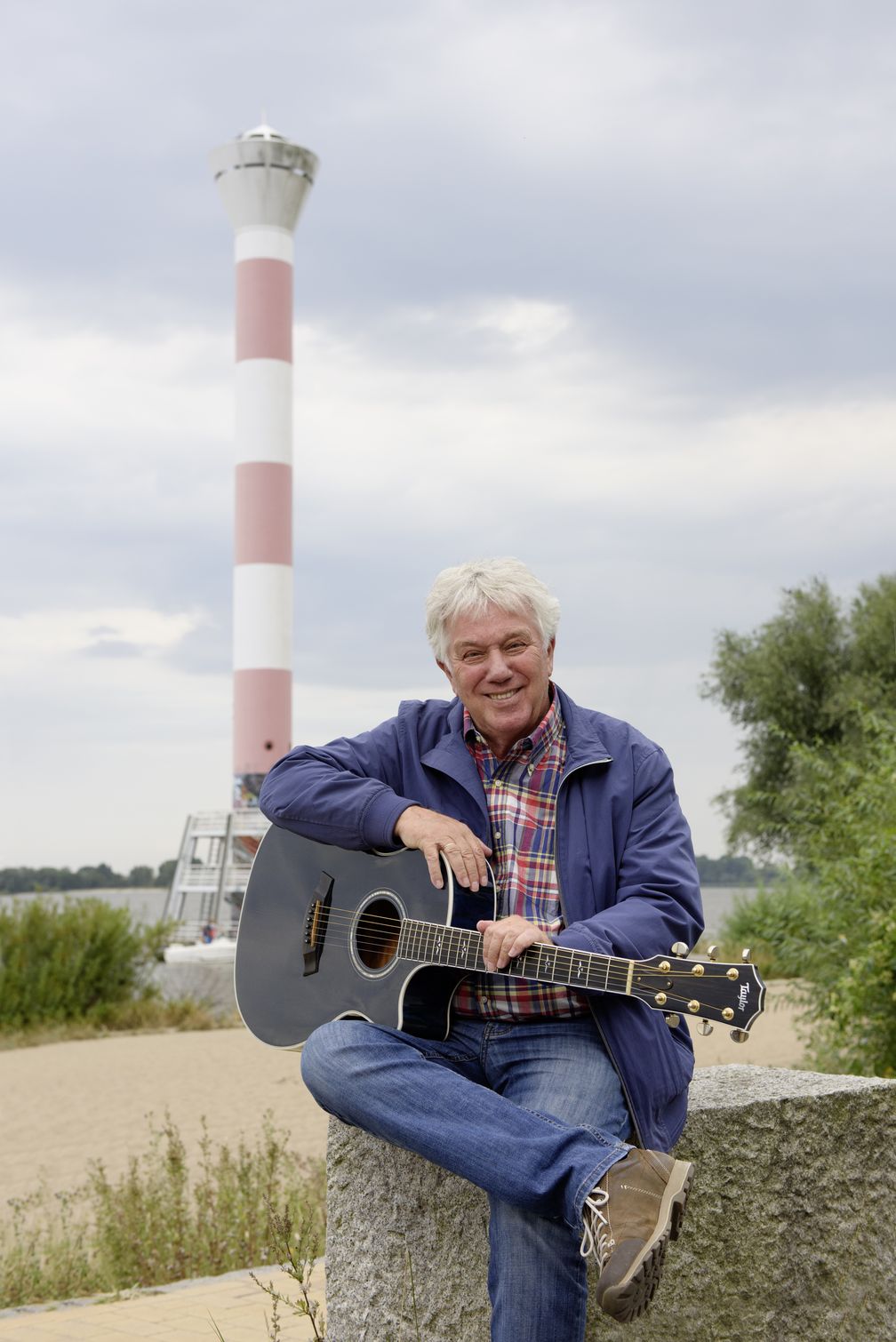 Rolf Zuckowski in Hamburg an der Elbe.  Bild: "obs/Wort & Bild Verlag - Gesundheitsmeldungen/w&B/ EVA HAEBERLE"