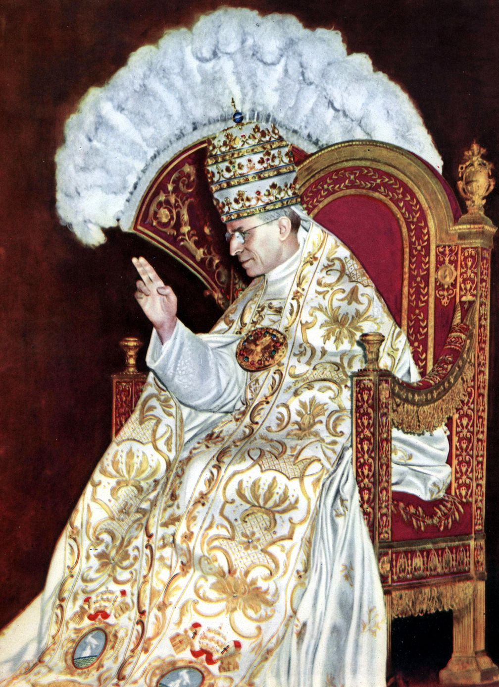 Papst Pius XII. während der Krönungsfeier 1939 auf der Sedia gestatoria.