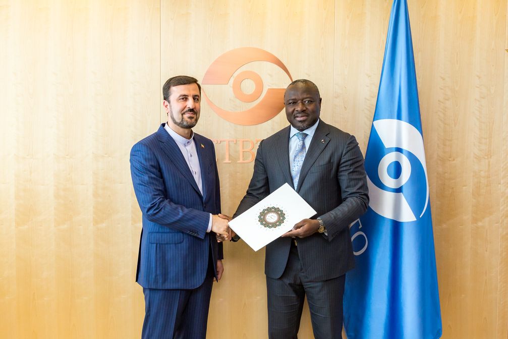 HE Kazem Gharib Abadi, Permanent Representative of the Islamic Republic of Iran, presents his credentials to the Executive Secretary of the Comprehensive Nuclear-Test-Ban Treaty Organization (2018)