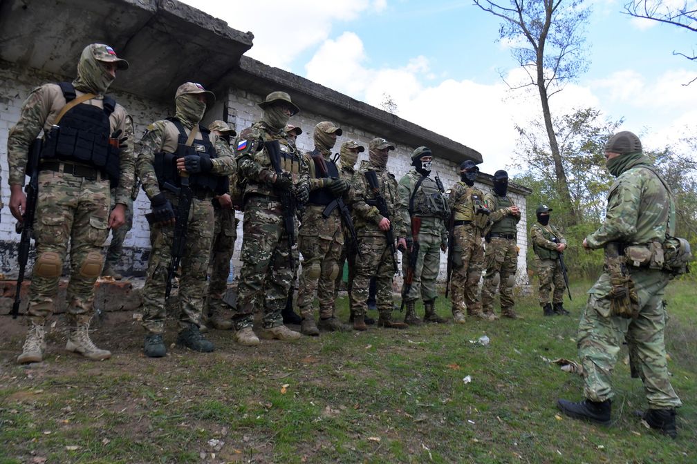Angehörige des Sudoplatow-Bataillons auf einem Militärübungsplatz im Gebiet Saporoschje. Bild: Jewgeni Bijatow / Sputnik