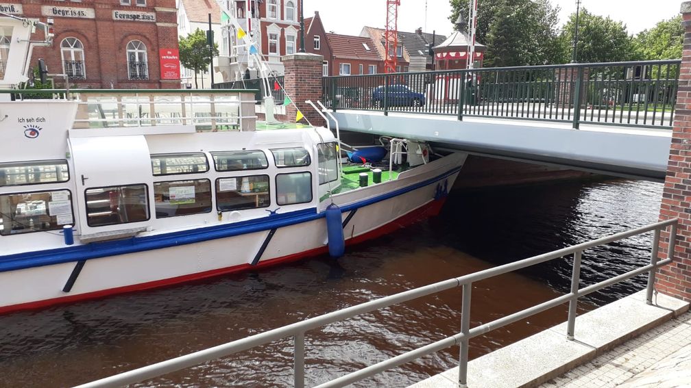 Kollision Fahrgastschiff mit der Klappbrücke Rotes Siel