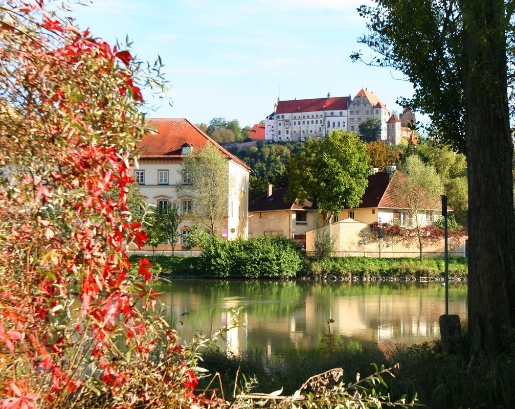 Landshut mit der Burg Trausnitz sind ein perfektes Ausflugsziel für alle, die sich für Kulinarik und Kultur in historischem Flair begeistern. Bild: Verkehrsverein Landshut e.V. Fotograf: Museum für Franken