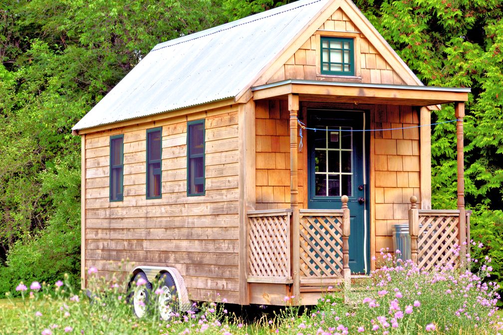 Die aus den USA stammenden Tiny Houses erfreuen sich auch in Deutschland zunehmender Popularität, wie das Beratungsportal Baufi24.de beobachtet. Bild: "obs/Baufi24 GmbH/©lowphoto/Fotolia"