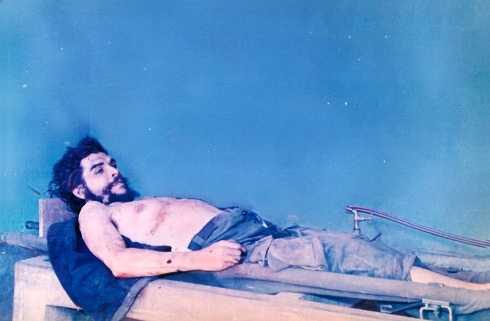 Che Guevara: Aufbahrung des Leichnams