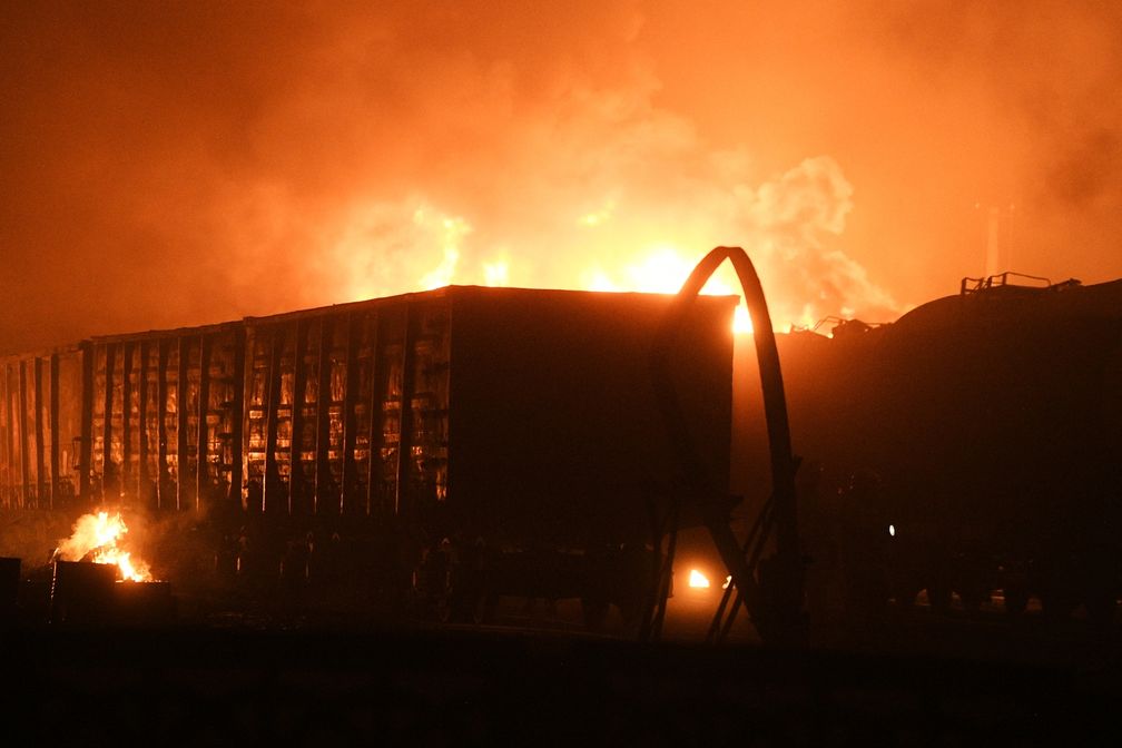 Der Brand in Schachtjorsk nach dem ukrainischen Beschuss Bild: Alexei Maischew / Sputnik