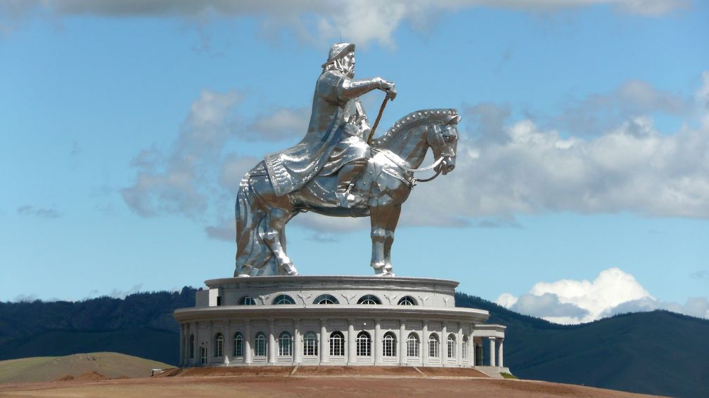 40 m hohes Reiterstandbild des Dschingis Khan in Zonjin Boldog, 54 km östlich von Ulan Bator