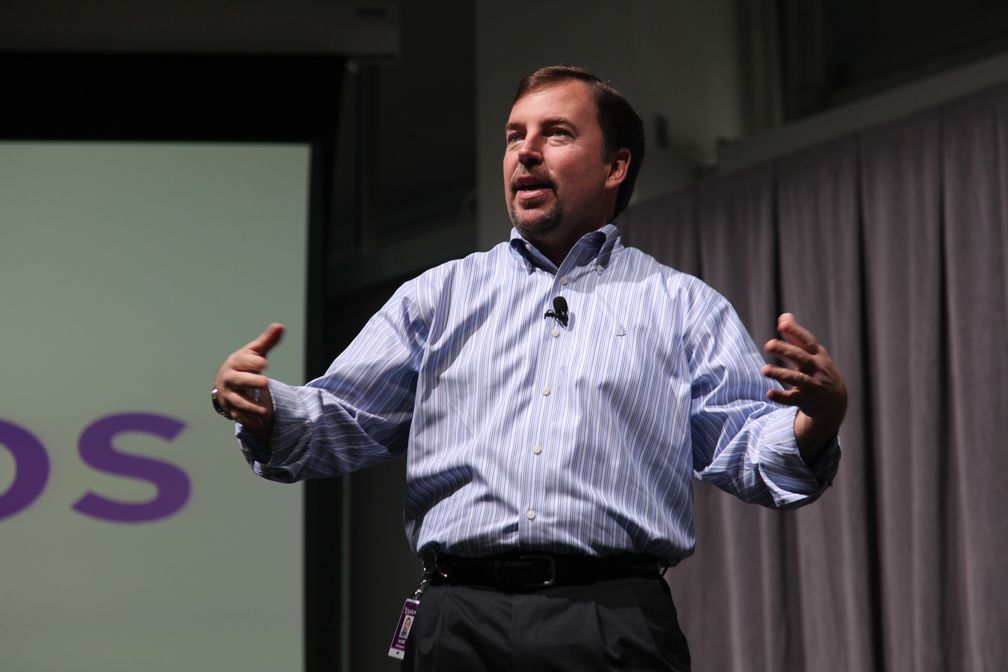 Scott Thompson greets Yahoos at Sunnyvale HQ, in January 2012