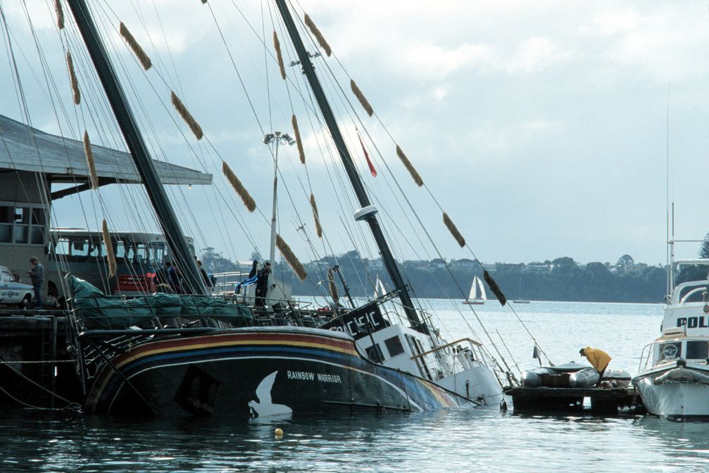 Das Wrack des Greenpeace-Schiffs "Rainbow Warrior" /  Bild: "obs/ZDFinfo/John Miller"