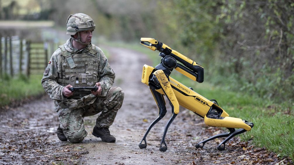 Auf dem Symbolbild: Der von Boston Dynamics entwickelte Roboter "Dog" in Oxfordshire, 8. Dezember 2021.