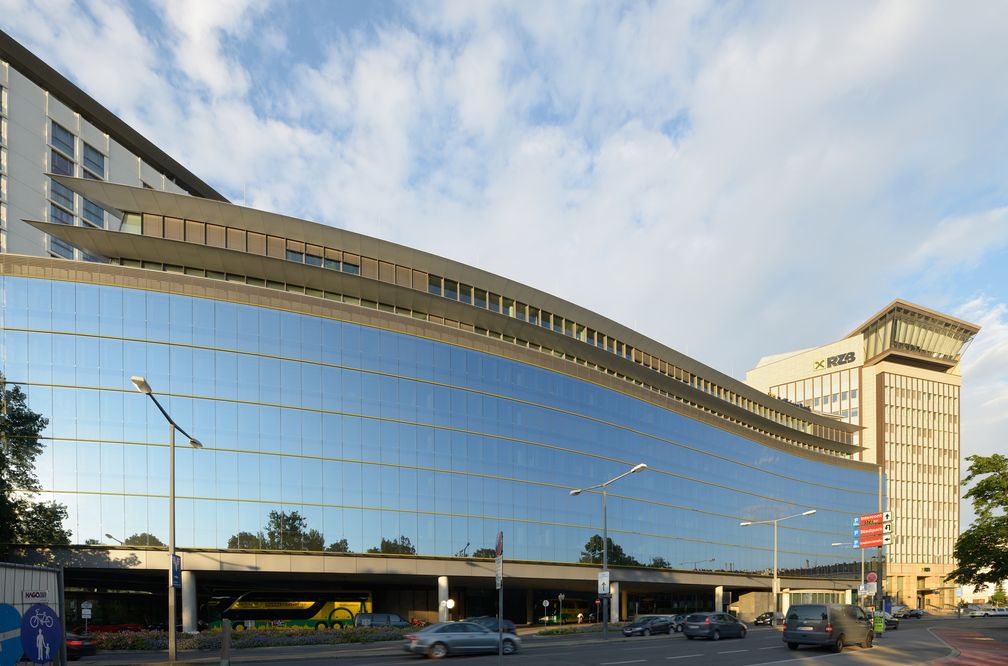 Raiffeisen Bank International: Sitz der Bank in Wien, Am Stadtpark 9