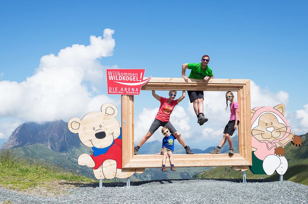 Ein-Sommer-voller-gemeinsamer-Wege-das-ist-Familienzeit-in-der-Wildkogel-Arena