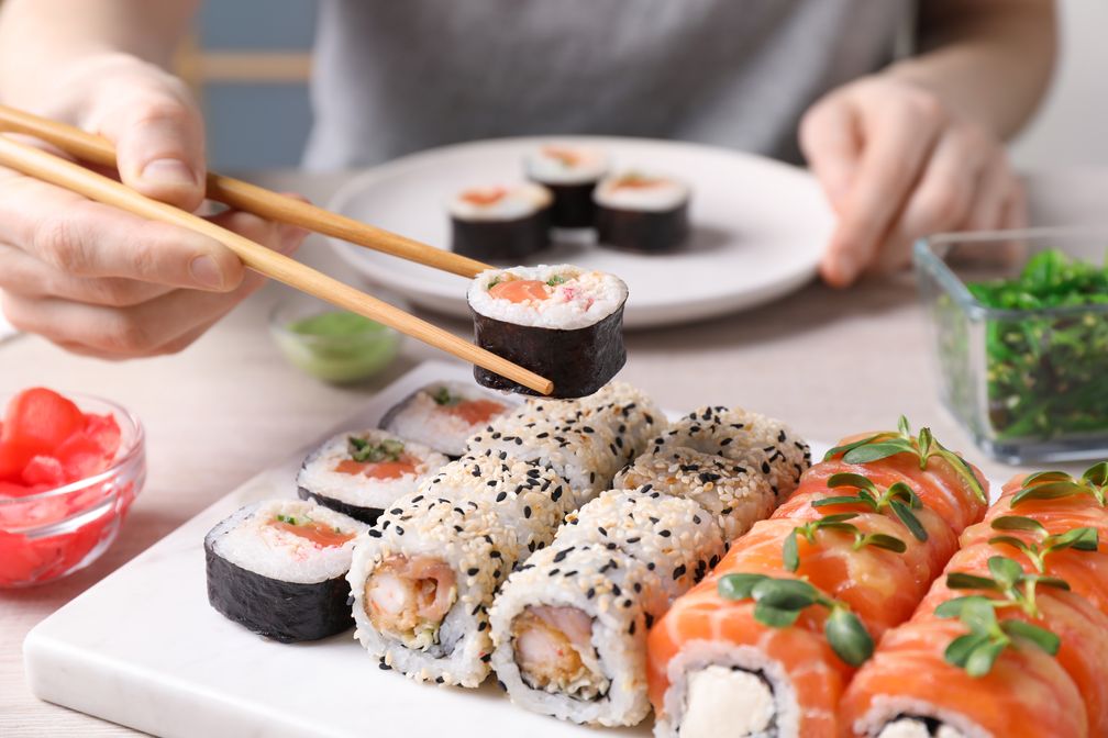 Sushi passt wie kaum ein anderes Gericht in die aktuellen Ernährungstrends: Es ist leicht, nährstoffreich, optisch ansprechend und ideal für unterwegs.