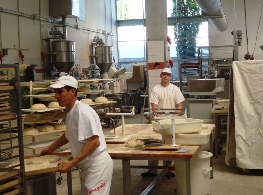 Backstube einer größeren Bäckerei