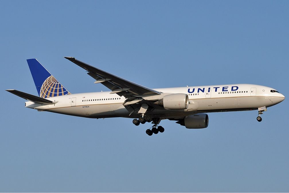 United Airlines Boeing 777-200