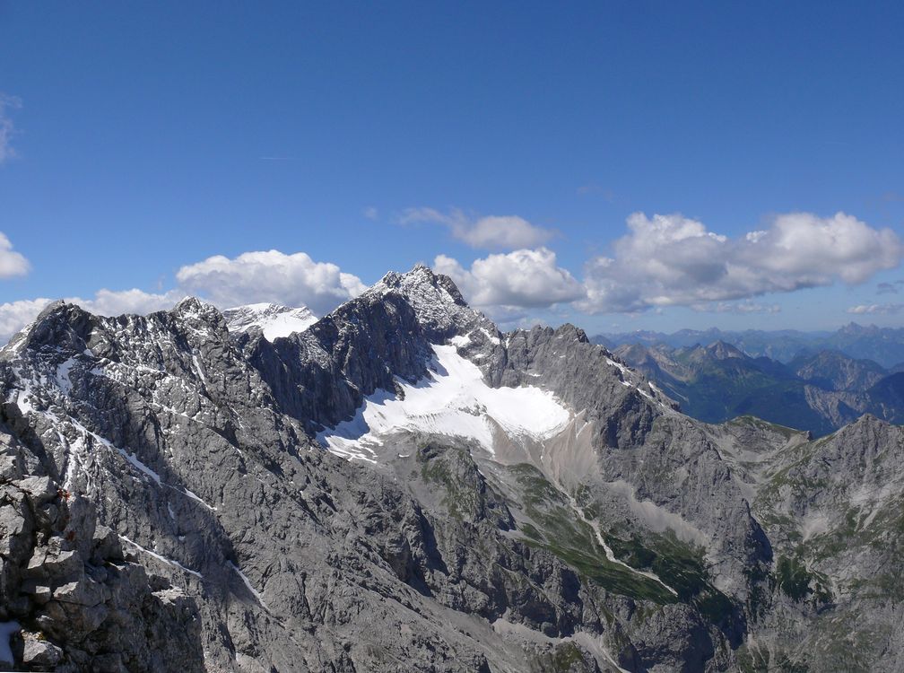 Blick von der Alpspitze auf den Zugspitzgipfel mit Höllentalferner 2007