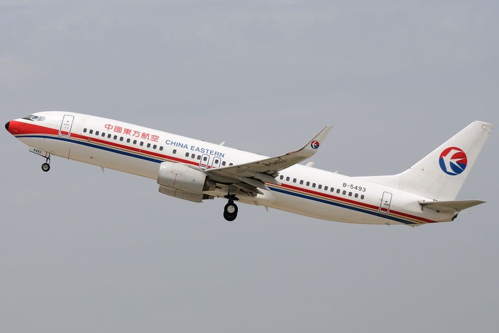 Boeing 737-800 der China Eastern im alten Farbschema (Symbolbild)