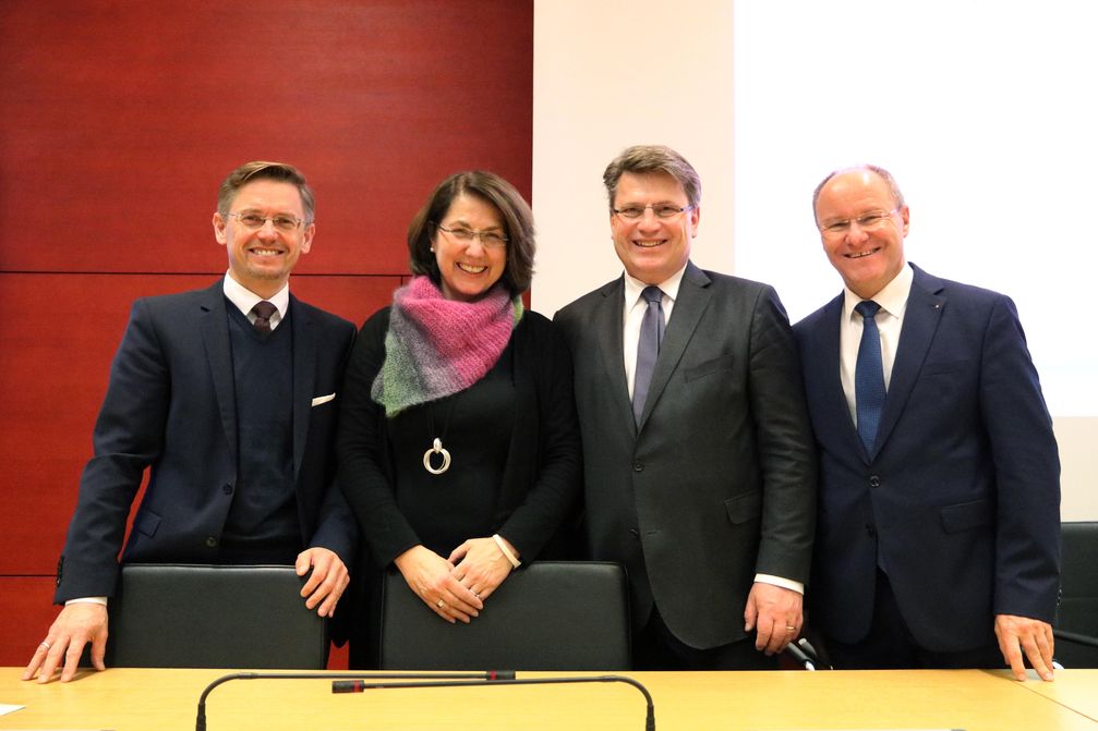 Tanja Schorer-Dremel, Alexander König und Prof. Dr. Winfried Bausback (2018)