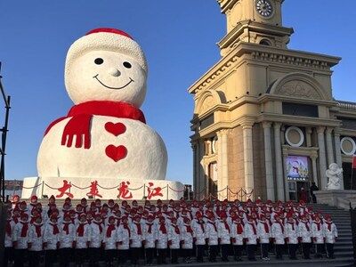 Seidenstra-e-Das-nordostchinesische-Harbin-begr-t-Besucher-mit-besonderen-Attraktionen-aus-Eis-und-Schnee
