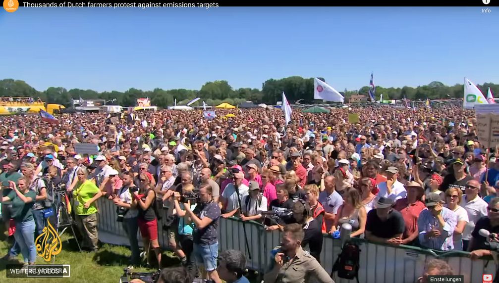 Bild: SS Video: "Thousands of Dutch farmers protest against emissions targets" (https://youtu.be/7eL-tL7-63c) / Eigenes Werk