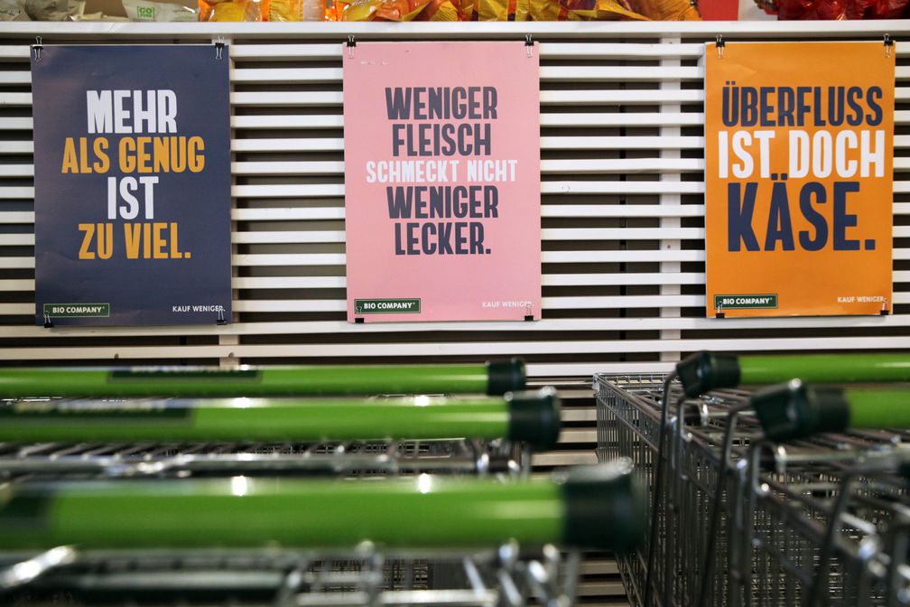 BIO COMPANY fordert zu weniger Konsum auf und lässt die Kunden am 24. September den Preis ihres Einkaufs selbst entscheiden. Bild: "obs/Dorothea Tuch für BIO COMPANY"