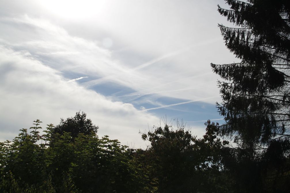 Chemtrails über Alsfeld am 18.10.2012