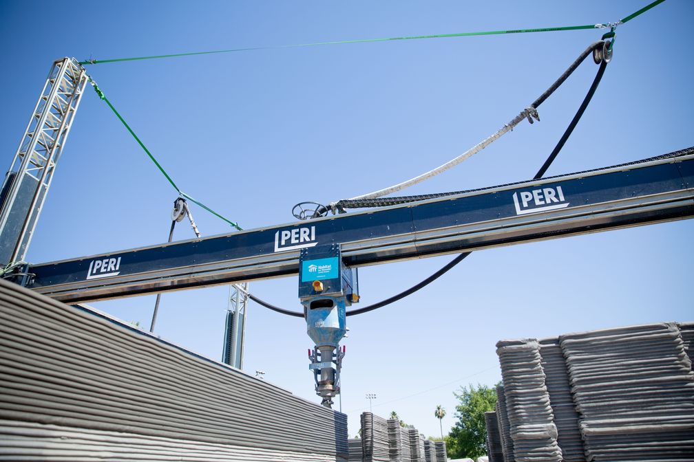 Wie bei den erfolgreichen Druckprojekten in Beckum (Nordrhein-Westfalen) und Wallenhausen (Bayern) setzt PERI beim Druck des Wohnhauses in Tempe (Arizona) den Portaldrucker COBOD BOD2 ein. Bild: PERI AG Fotograf: PERI GmbH