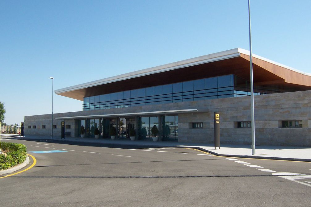 Der Flughafen Albacete (span. Aeropuerto de Albacete-Los Llanos) ist ein Flughafen auf der Base Aérea de Los Llanos, einem Militärflugplatz der spanischen Luftstreitkräfte ungefähr fünf Kilometer entfernt von Albacete, Spanien.
