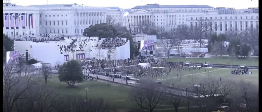 Joe Biden`s Amtseinführung wohnen nur einige wenige Menschen bei. (2021)