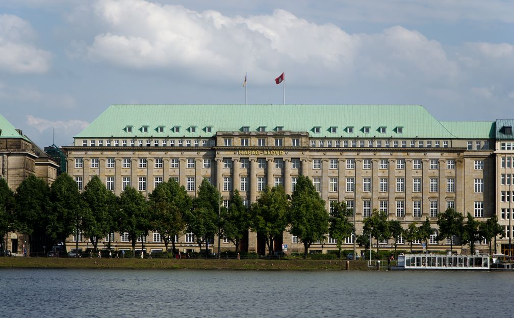 Hapag-Lloyd AG: Firmensitz am Ballindamm in Hamburg