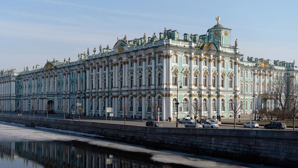 Blick auf die Eremitage in Sankt Petersburg