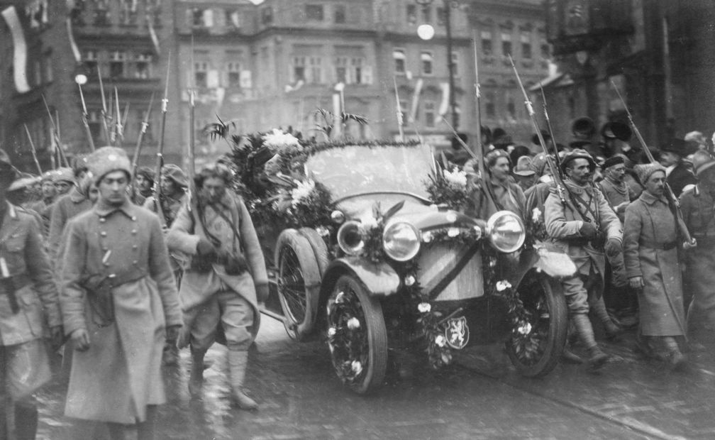 Die erste Fahrt auf tschechoslowakischem Boden absolvierte der Staatspräsident am 21. Dezember 1918 mit dem Laurin & Klement der Reihe M aus dem Werk in Mladá Boleslav. Bild: SMB Fotograf: Skoda Auto Deutschland GmbH