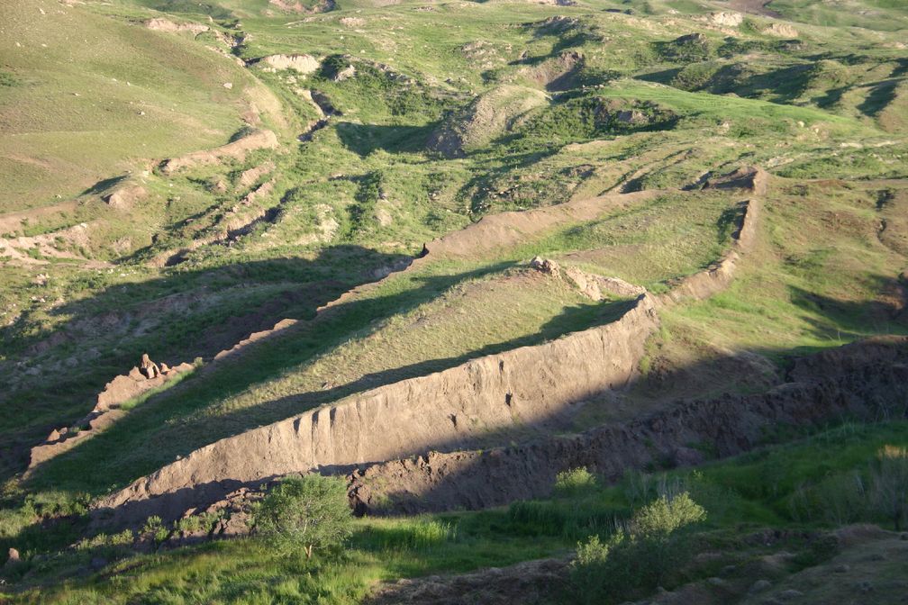 Als um 1960 amerikanische Piloten am Ararat diese schiffsförmige Felsformation aus der Luft entdeckten, glaubte die Menschheit, das Rätsel der Arche Noah gelöst zu haben. Spätere Untersuchungen aber liessen Zweifel aufkommen. 