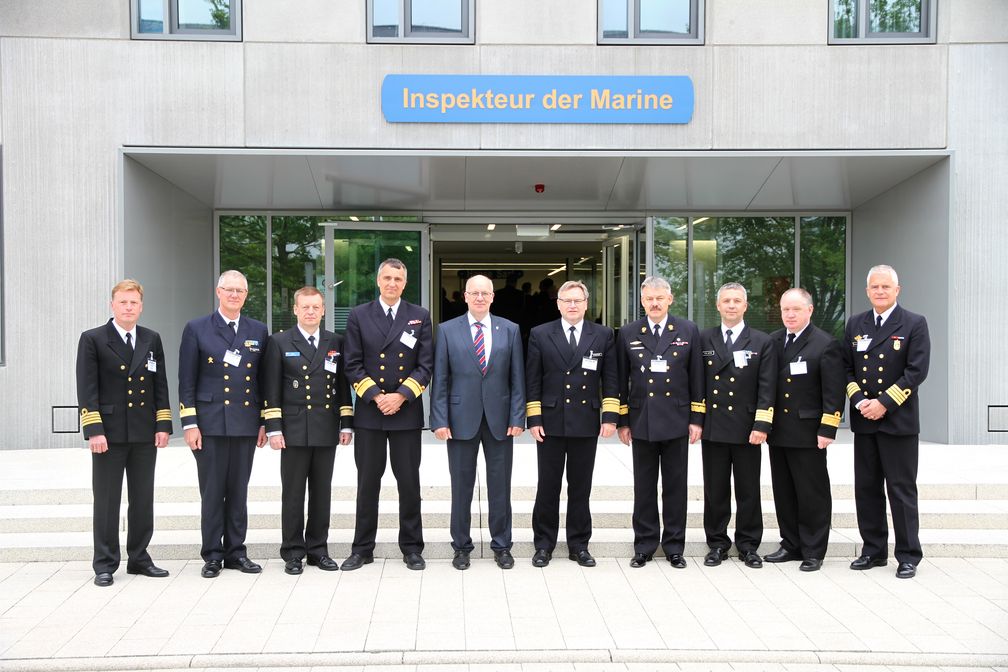 Befehlshaber der Flotten der Ostseeanrainerstaaten und Oberbürgermeister der Stadt Rostock zur Eröffnung der "Baltic Commanders Conference".