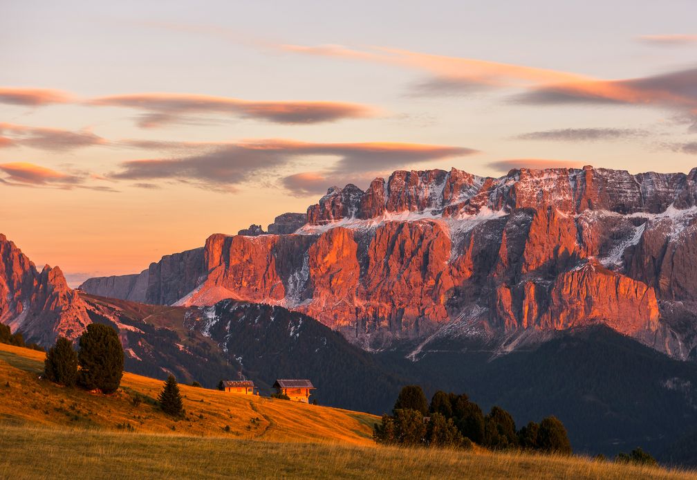 Die-Burning-Dolomites-im-Val-Gardena-ein-stilles-Naturschauspiel