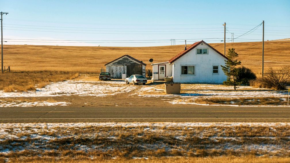 Haus in Montana - Blick aus dem Zugfenster Bild: "obs/3sat/ZDF/ORF/Filmgut Thomas Zeller"