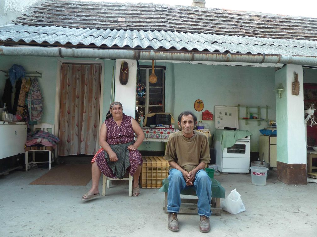 Mitglieder einer Bajeschi-Familie in der südungarischen Gemeinde Alsószentmárton.
Quelle: Foto: Kahl/Nechiti (idw)