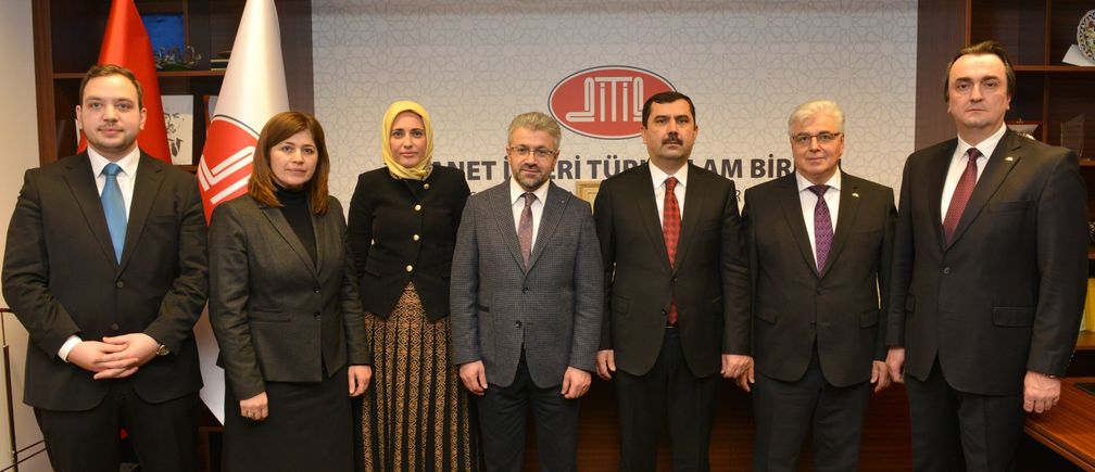 (v.l.) Adrurrahman Atasoy, Dr. Emine Seçmez, Sümeyye Öztürk Mutlu, Ahmet Dilek, Kazım Türkmen, İrfan Saral, Erdinç Altuntaş