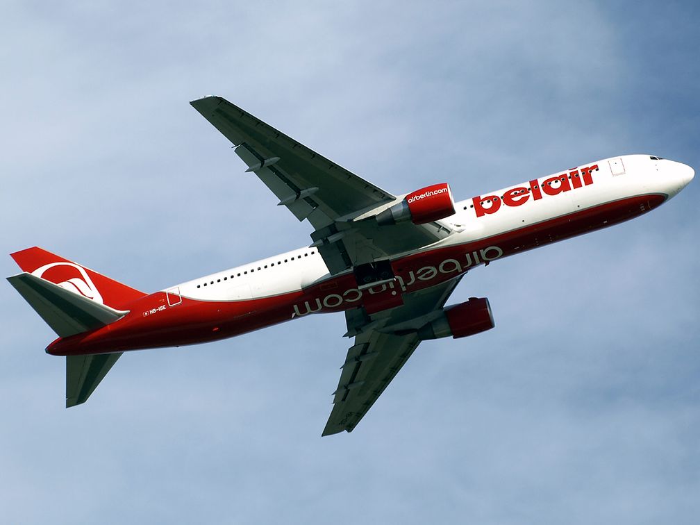 Eine frühere Boeing 767-300ER der Belair in abgewandelter Air Berlin-Bemalung