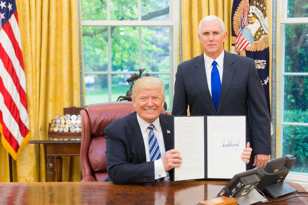 Mike Pence mit Präsident Trump (2017), Archivbild