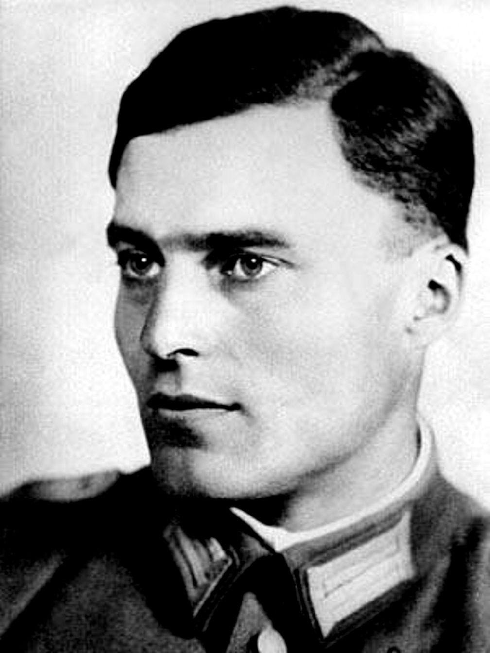 Claus Schenk Graf von Stauffenberg (1944)