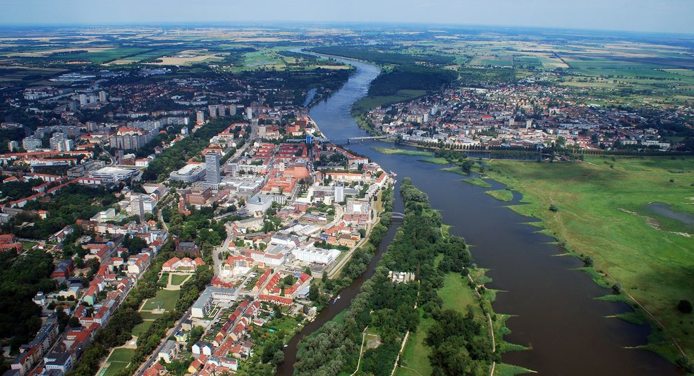 Luftaufnahme von Frankfurt (Oder) und Słubice von Süden