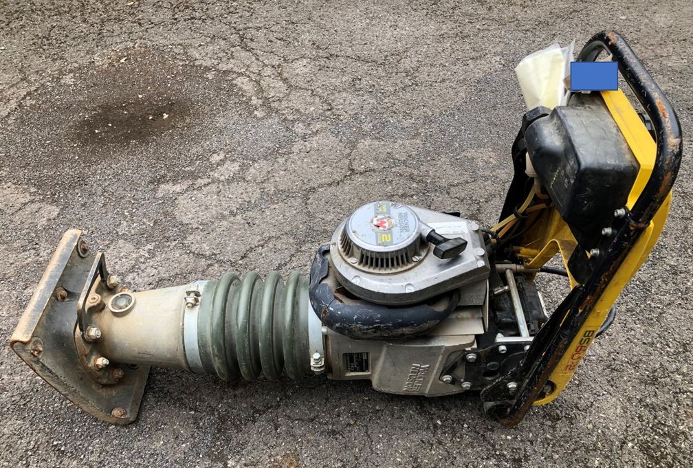 Rüttelstampfer WACKER Bild: Polizei