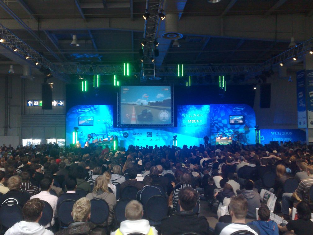 Zuschauer auf den World Cyber Games 2008 in Köln.